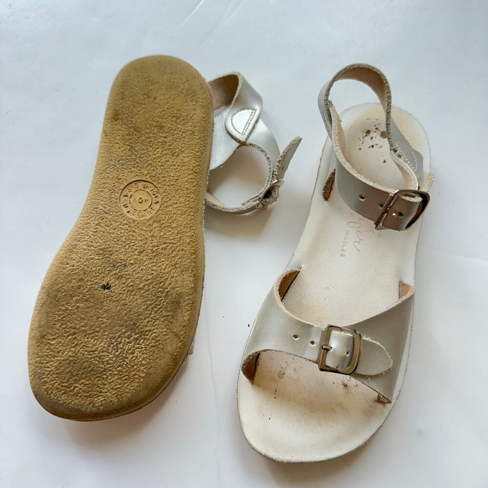 Saltwater Surfer White Leather Sandals - Girls Size 12 - Picture 2 of 7